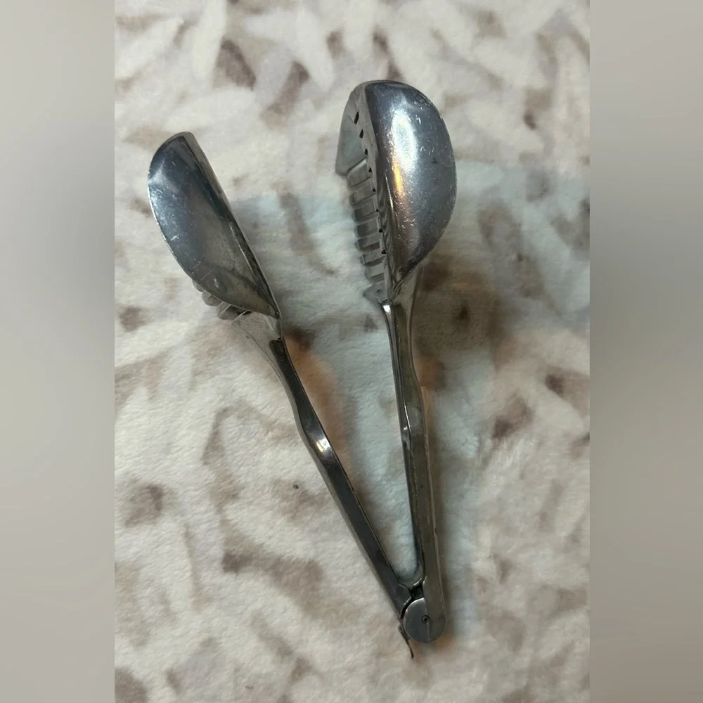 handheld tomato/onion/fruit slicer and holder